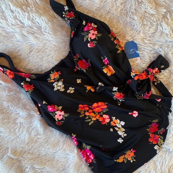 Lands End Black and Floral Tankini Top - Picture 16 of 16